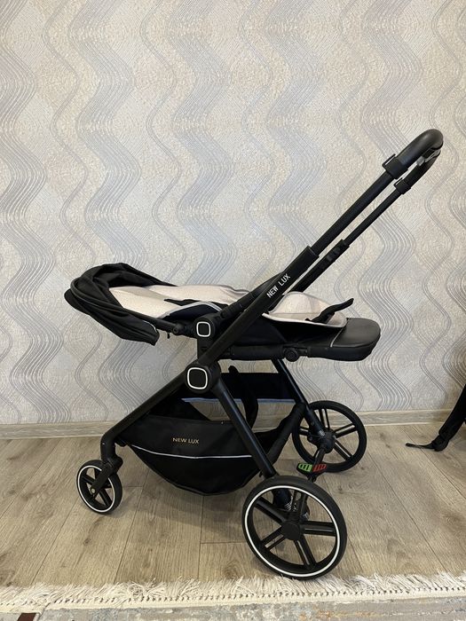 Коляска в отличном состояни