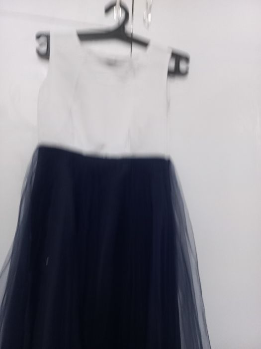 нарядное платье для изящной девочки или девушки