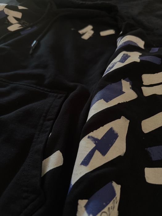 Off-white суичър