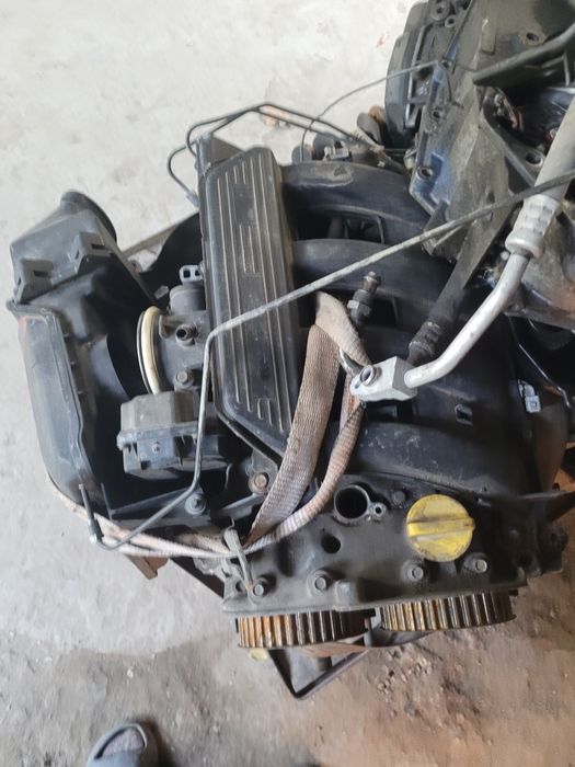 Двигатель и каробка