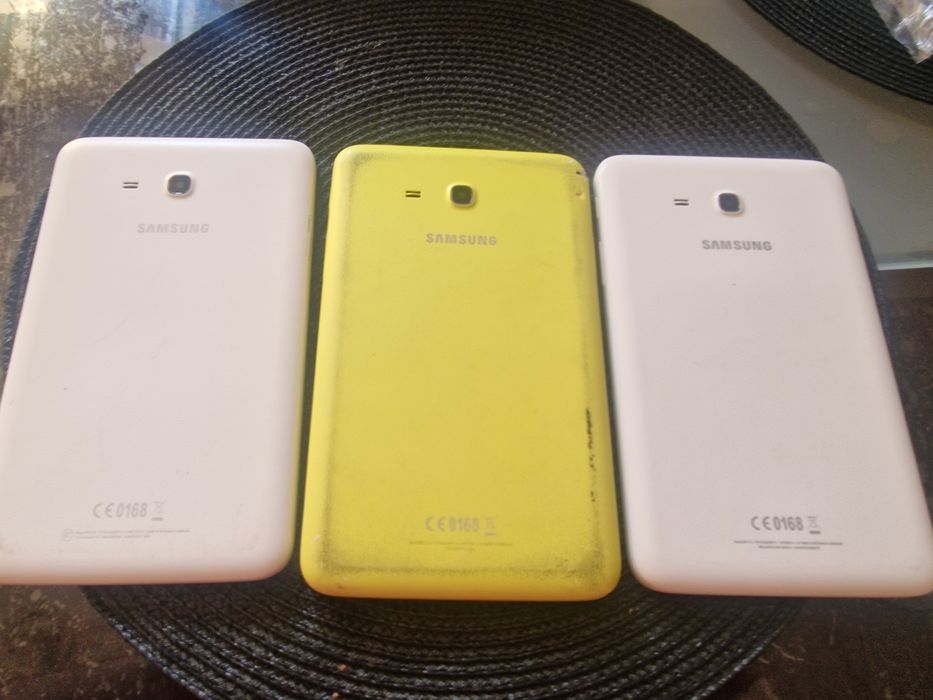 Продават се 3 броя таблети Samsung, предназначени за части или ремонт.
