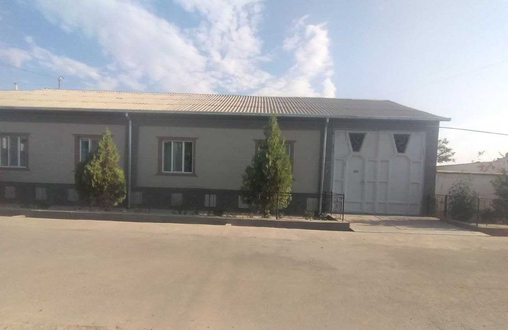 Toshkent viloyati Bekobod shahar hamma sharoitga ega ijaraga hovli !