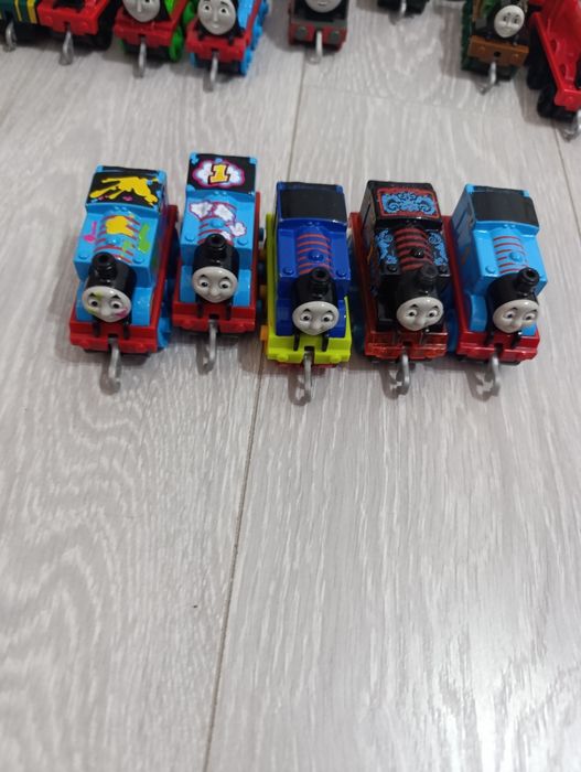 Trenuri trenulețe vagoane locomotiva Thomas