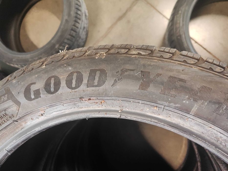 4бр.зимни гуми 245/45/18 Goodyear