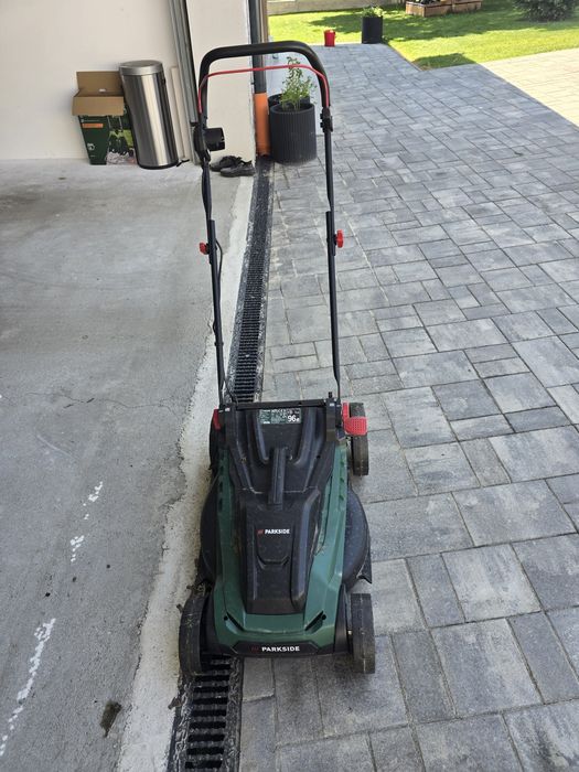 Masina de tuns gazonul parkside 1800W