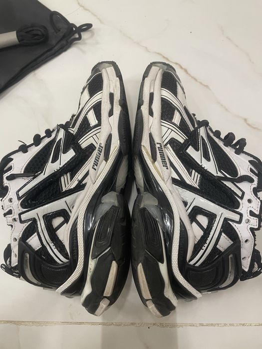 Balenciaga runner black and white