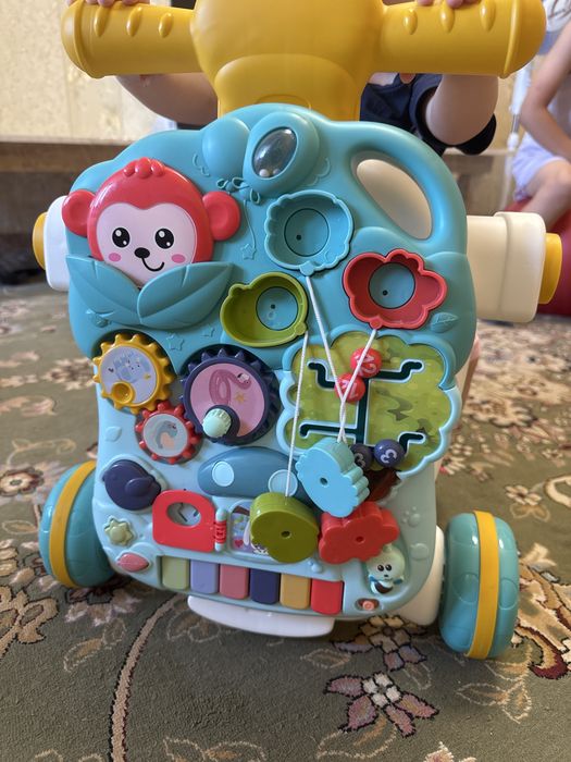 Детский каталка ходунок столик