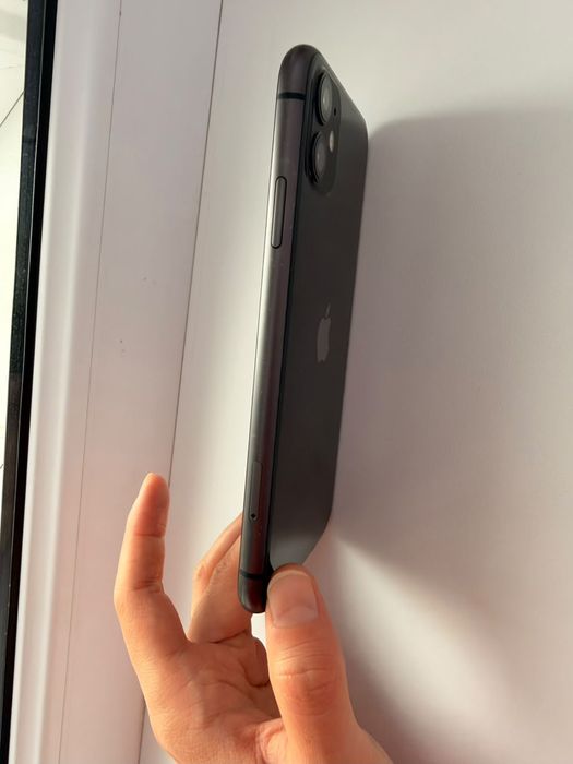 Продам iPhone 11