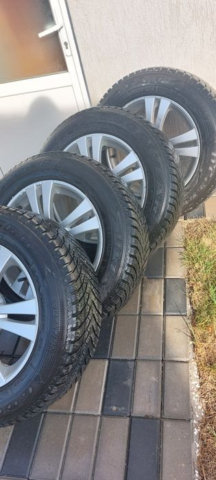 Vând jante pe 17 cu anvelope m+s