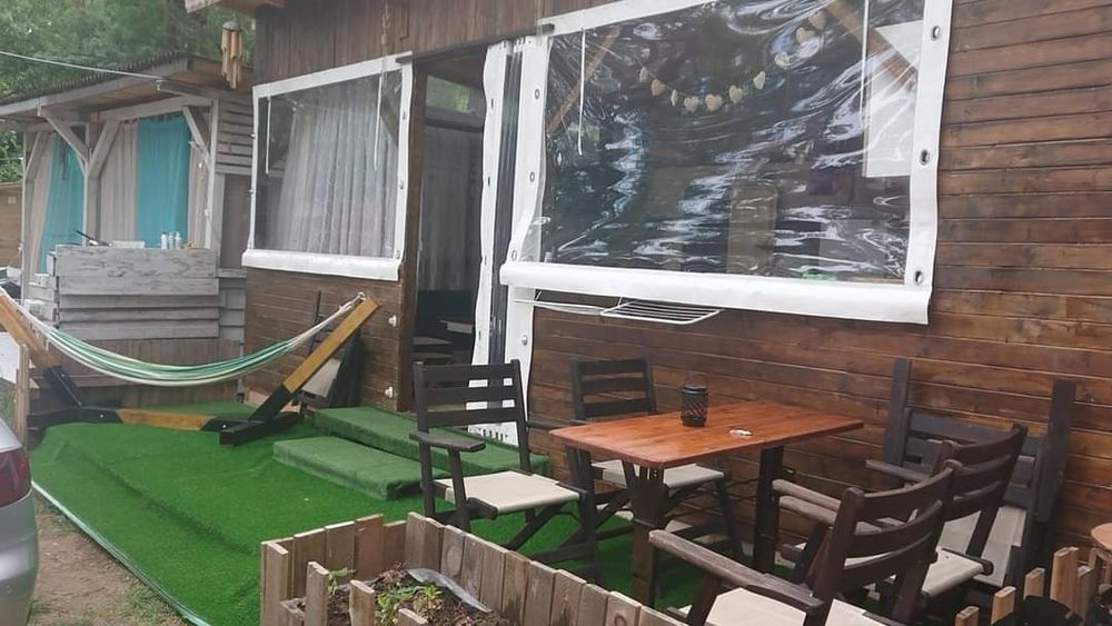 Каравана с навес на къмпинг Атлиман в Китен