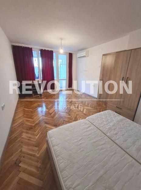 Дава се под наем Двустаен апартамент в Варна, Спортна зала - 50 кв.м за 448.8 € - Снимка #2