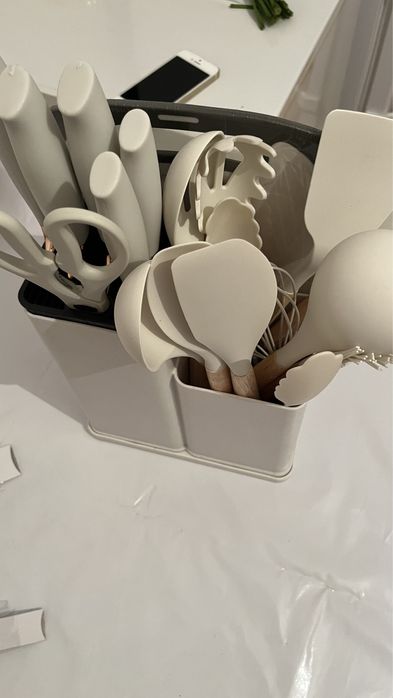 Продам набор кухонных инструментов