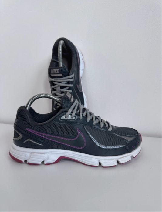 Adidasi nike sala/ alergat