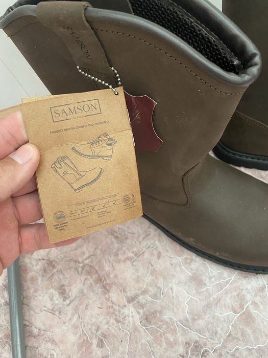 Новыве сапоги. Продам кто сегодня отдам за 24 торг.