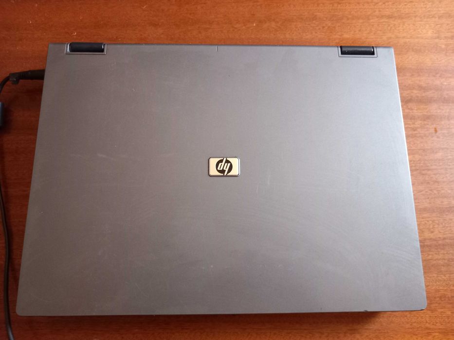Лабтоп HP . Старичък , но работлив . 1.9ghz dual core