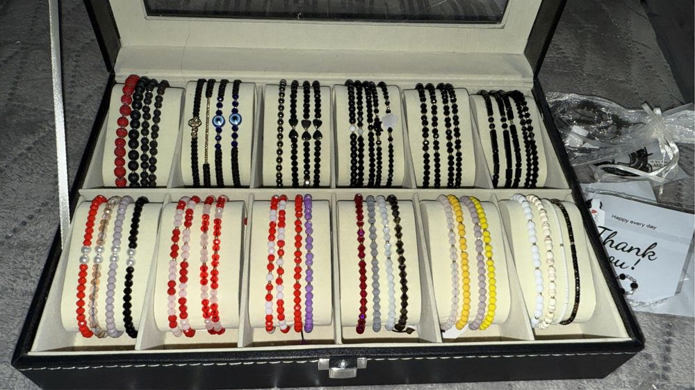 Bratari cu bile din aur