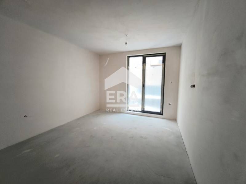 Само в ERA Имоти Хасково!Прекрасен многостаен  апартамент  в кв.Овчарс