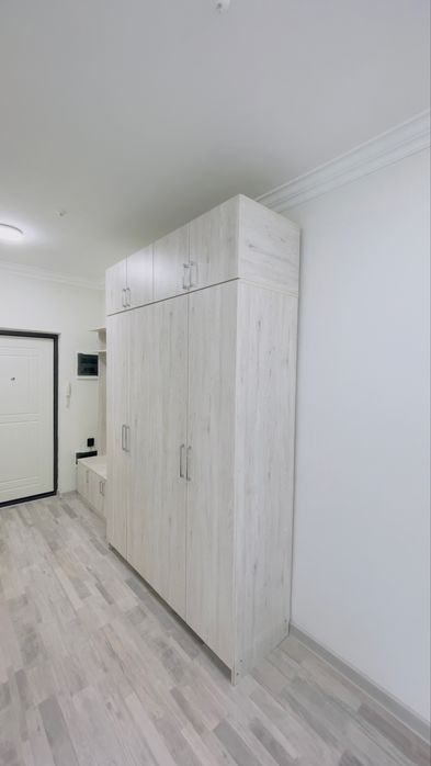 Продам шкаф в прихожую