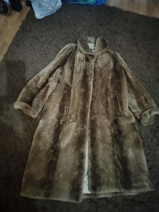 Продаю мутоновую шубу