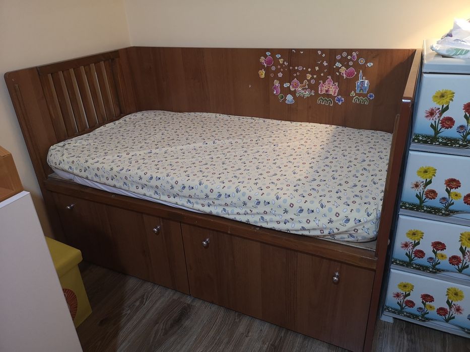 Детско дървено легло с предпазен борд (2-6 години) + шкаф