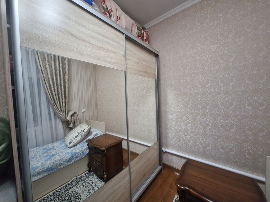 Шкаф купе высота 2,20м дина 1.80 почти новая 2 года использовали