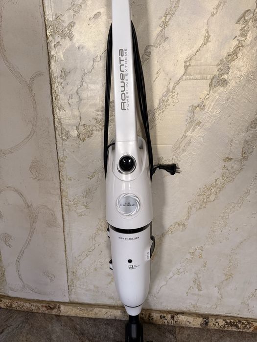 Aspirator vertucal rowenta