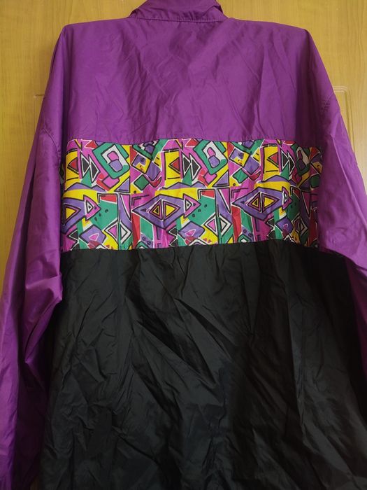 Яркие дождевики. С капюшонами. Европа