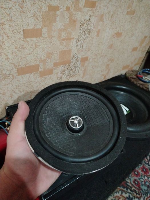 Обменяю колонки на сабвуфер
