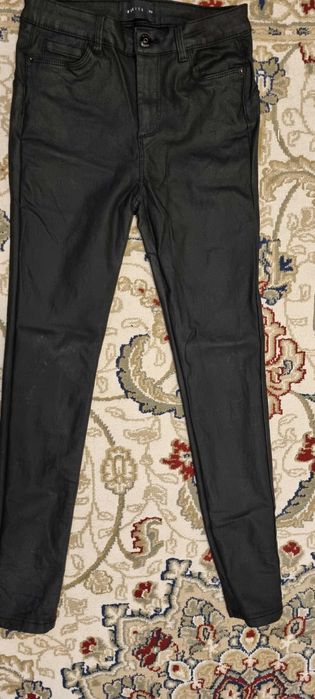 Pantaloni material cerat