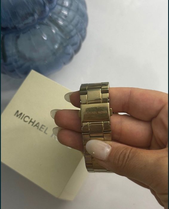 Страхотен дамски часовник