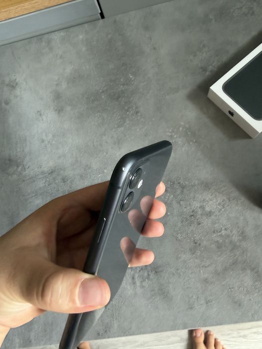 iPhone 11 64 GB negru