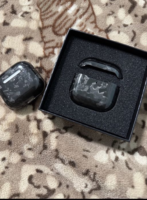 Corbon case air pods