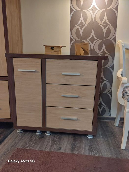 Vand mobila dormitor