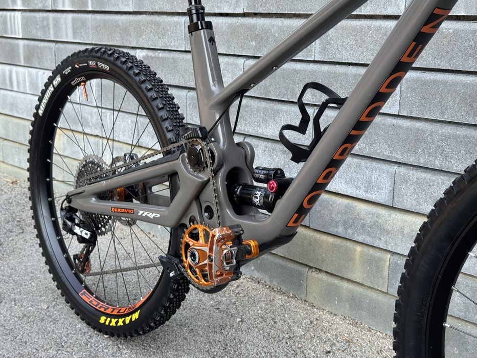 Карбонов планински велосипед FORBIDDEN DRUID CUSTOM BIKE(L размер)