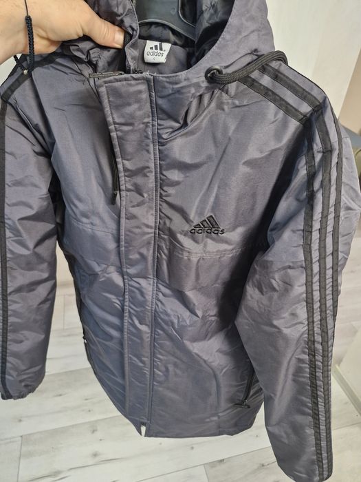 Яке Adidas L размер