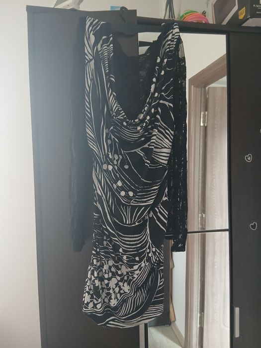 Rochii elegante mărimea xs 50 de lei fiecare