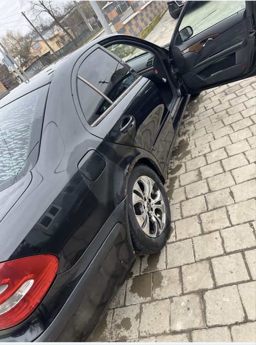 Mercedes E220 din 2003