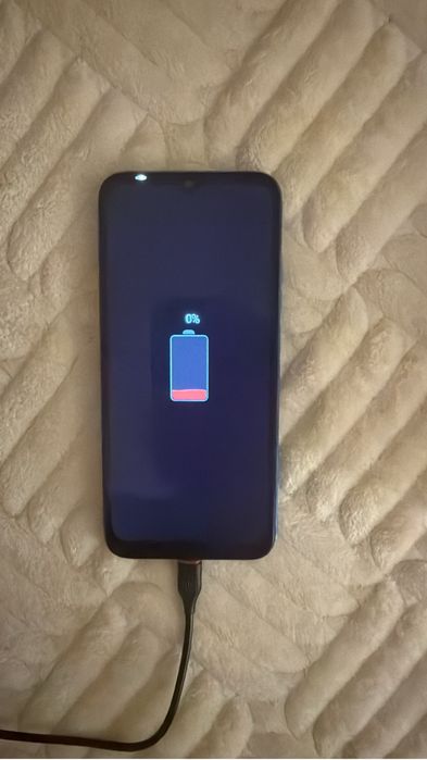Продам телефон tecno spark