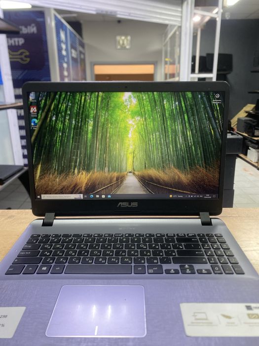 Ноутбук Asus i3-7gen/RAM8/SSD256/MX110