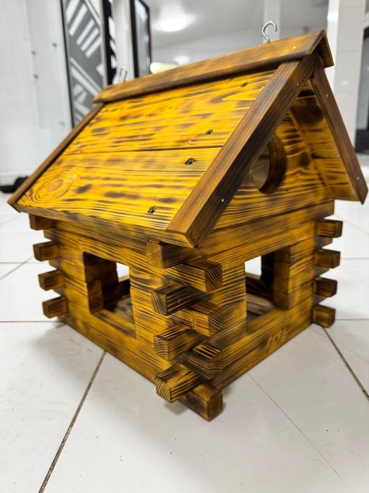 Полка из дерева кормушки для птиц