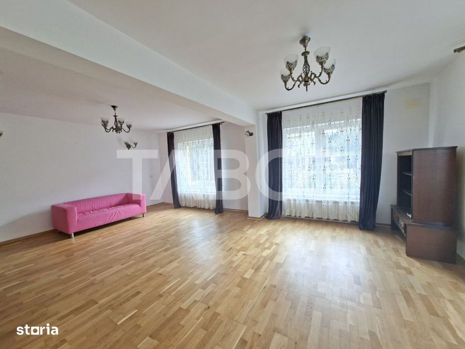 Casa individuala de inchiriat garaj pivnita curte generoasa Strand II