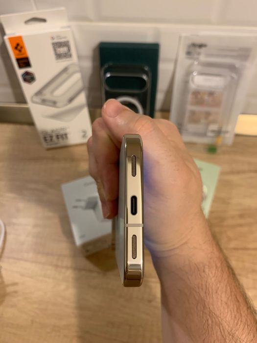 Google Pixel 10 Pro, 16GB Ram, 256 GB (UFS 4.0), 100% Baterie (25 cicluri), Culoare Jade, FullBox (In Garantie)