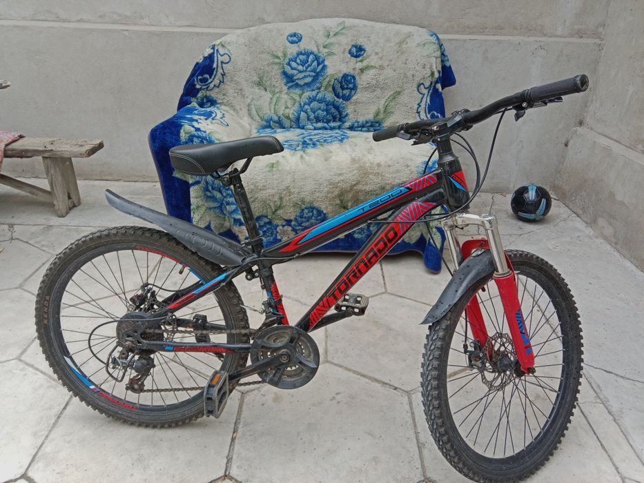 Велик tornado T200