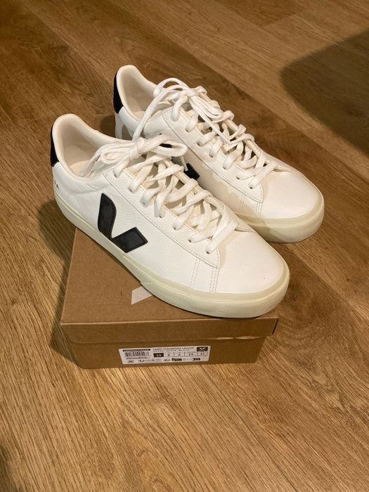 Бели кецове Veja