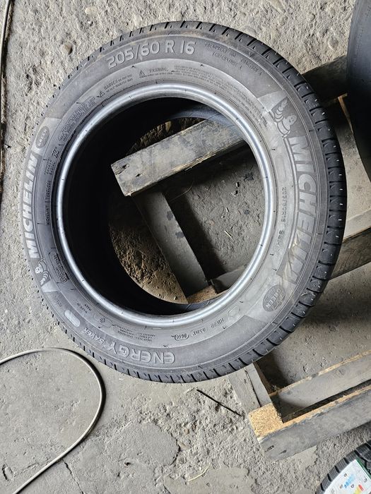 2 anvelope vara 205 60 16 Michelin
