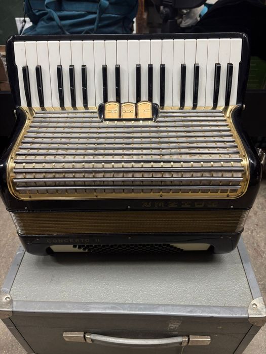 Acordeon acordeoane Hohner Concerto 2 cu 72 de basi