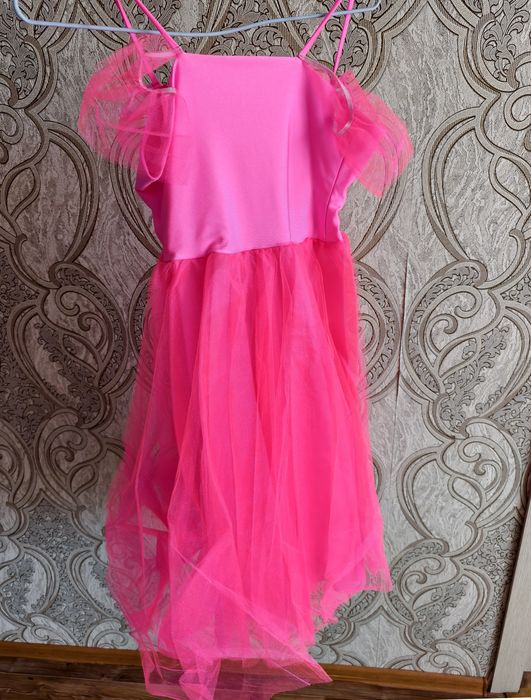 Продам платья на девочку