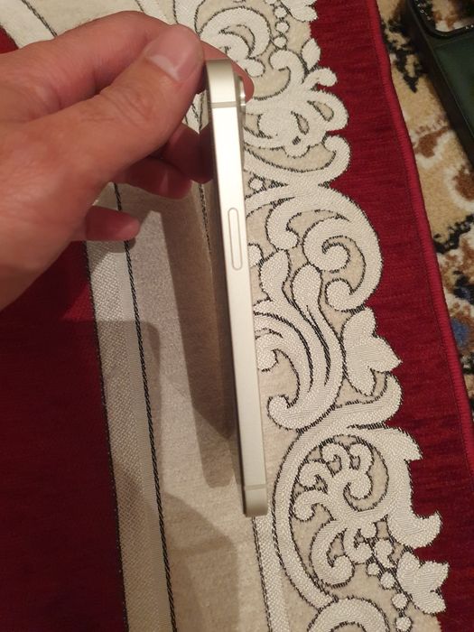 Айфон 13 в хорошем состоянии