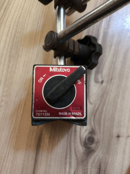 Магнитна основа Mitutoyo 7011sn с магнитна сила 600 N