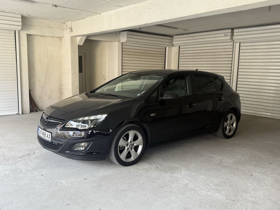 Opel Astra J 2010 година